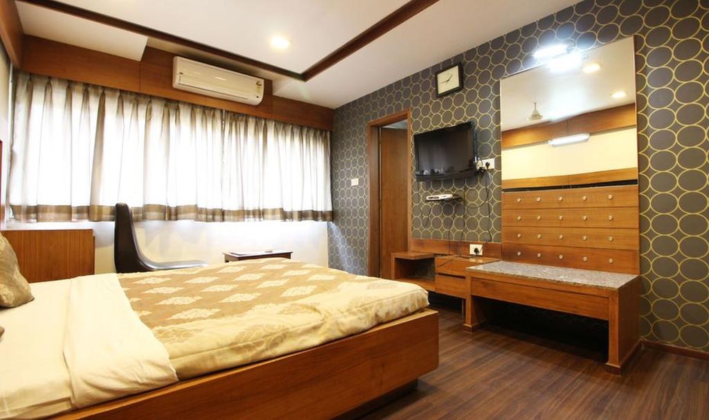 Hotel Kanak Comfort Ahmedabad Exterior photo